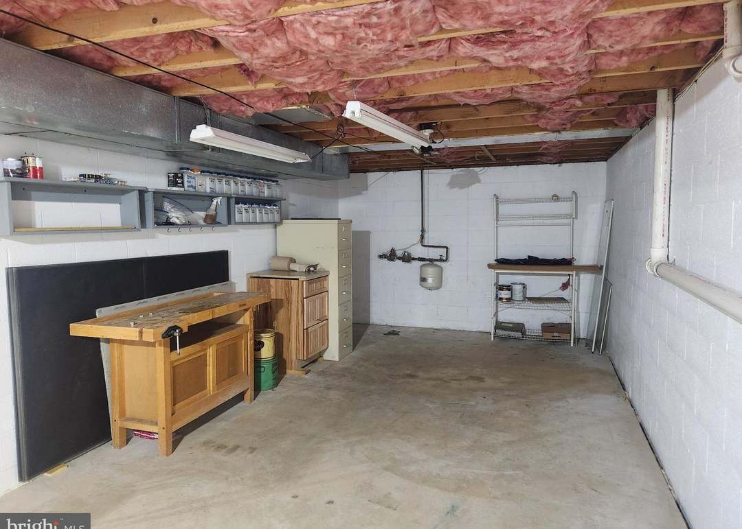 Garage interior at 3228 Pinewyn Circle